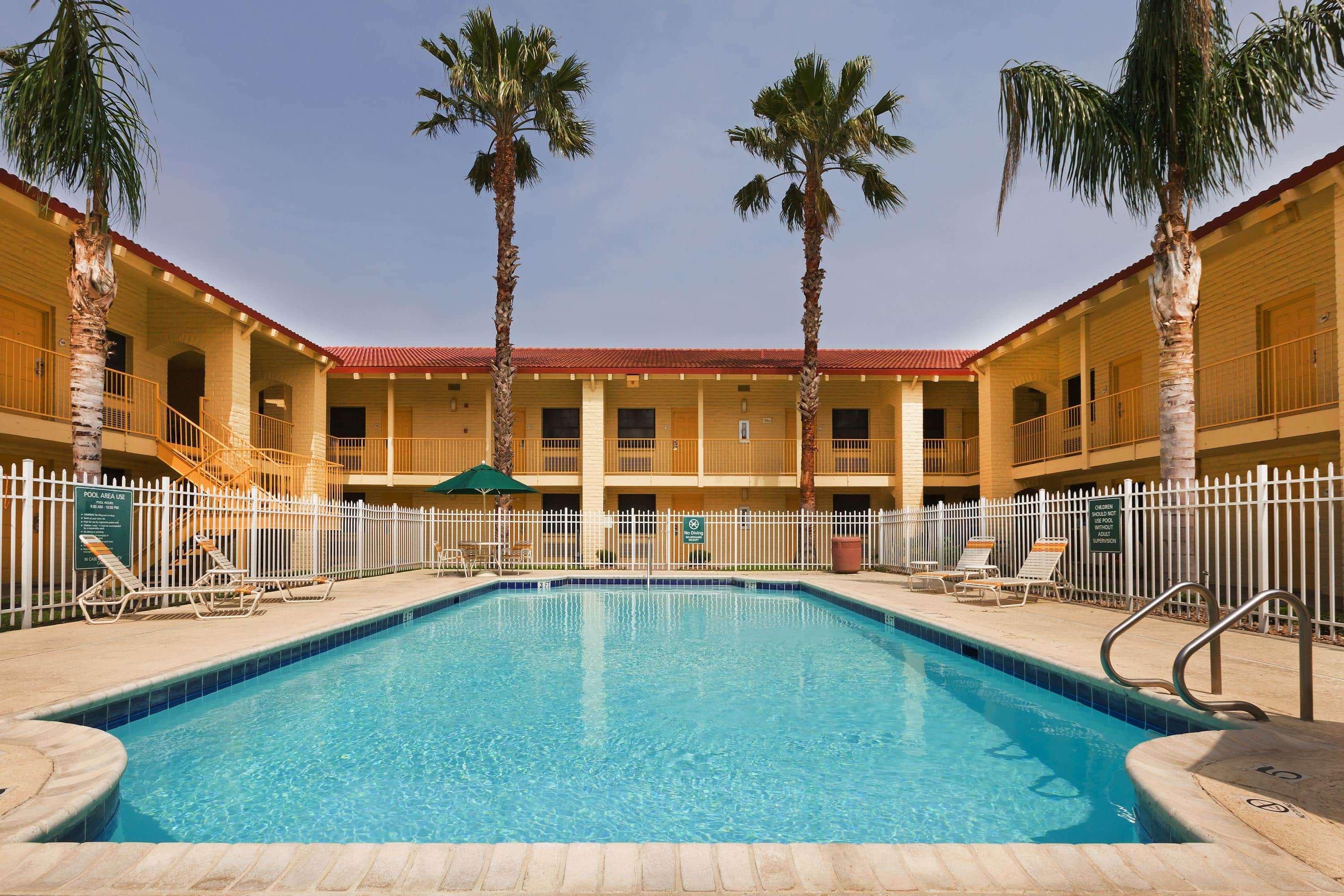 La Quinta Inn By Wyndham Victoria Dış mekan fotoğraf