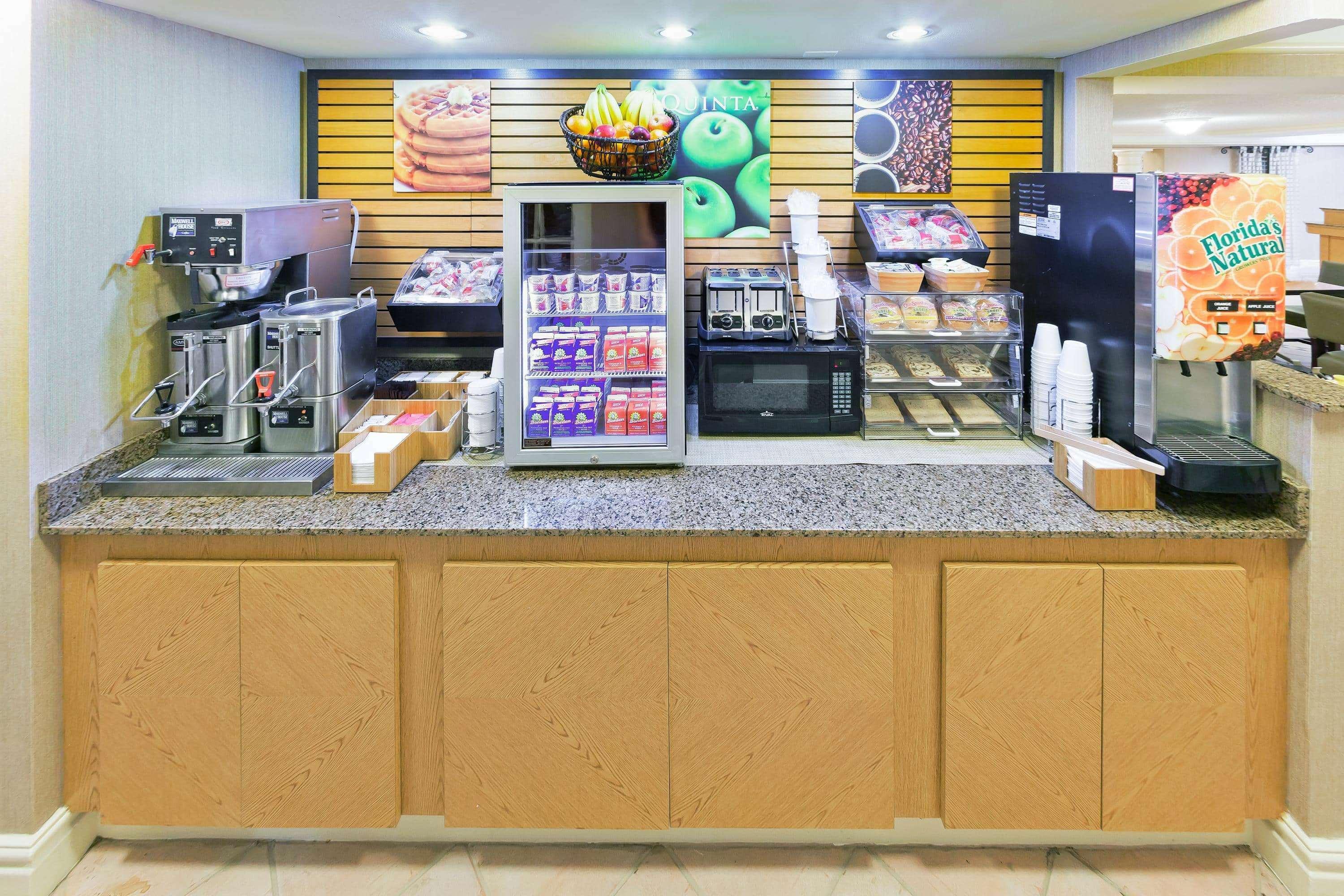 La Quinta Inn By Wyndham Victoria Dış mekan fotoğraf