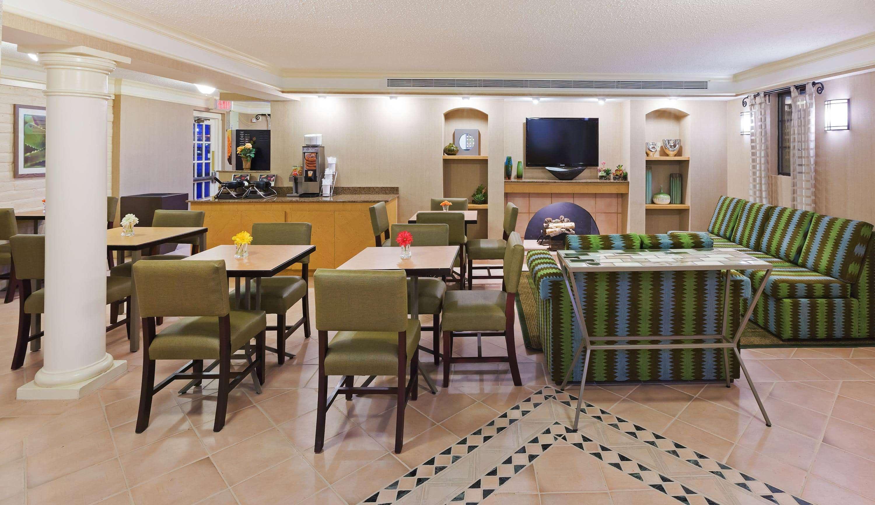 La Quinta Inn By Wyndham Victoria Dış mekan fotoğraf