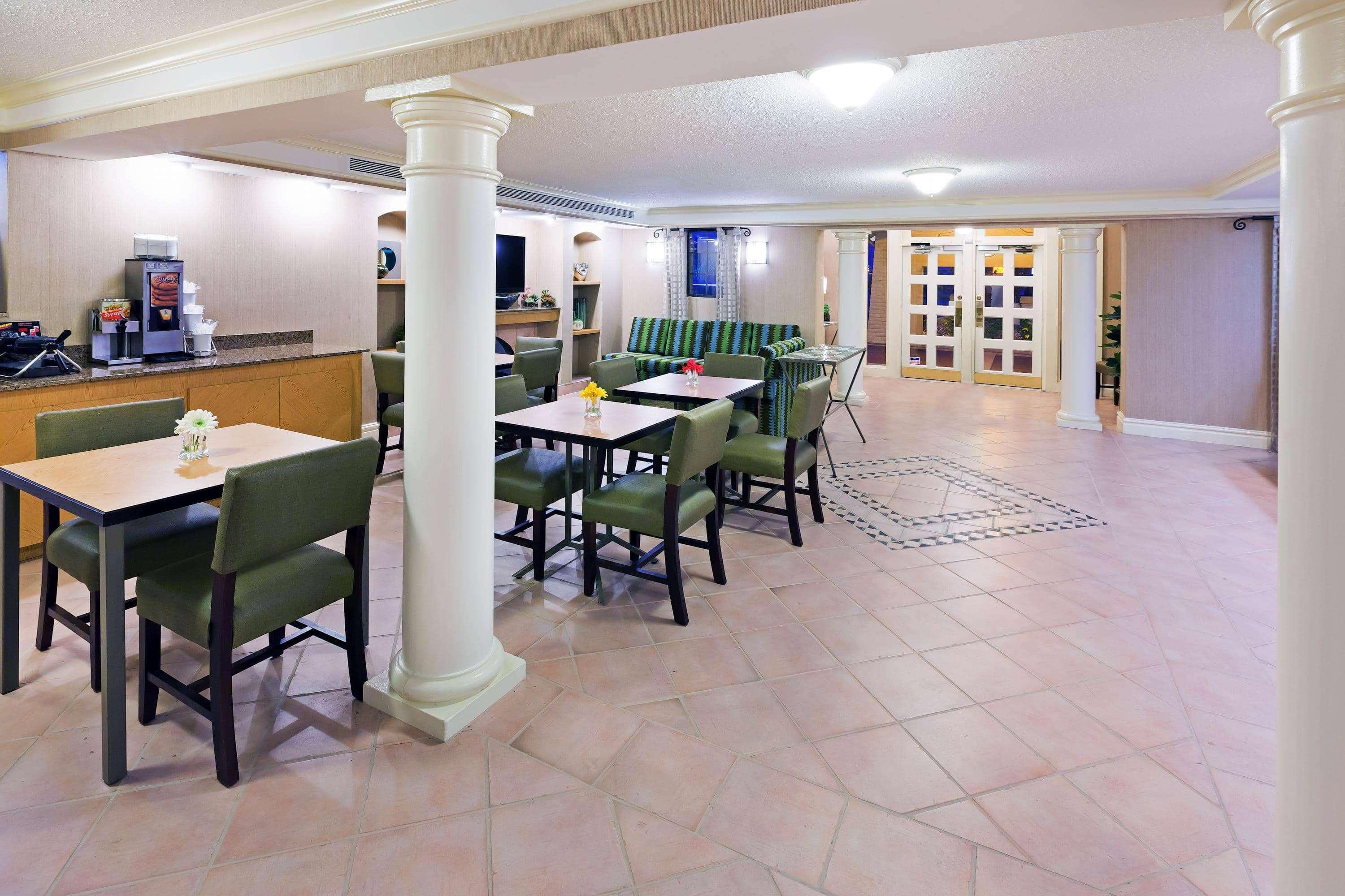 La Quinta Inn By Wyndham Victoria Dış mekan fotoğraf