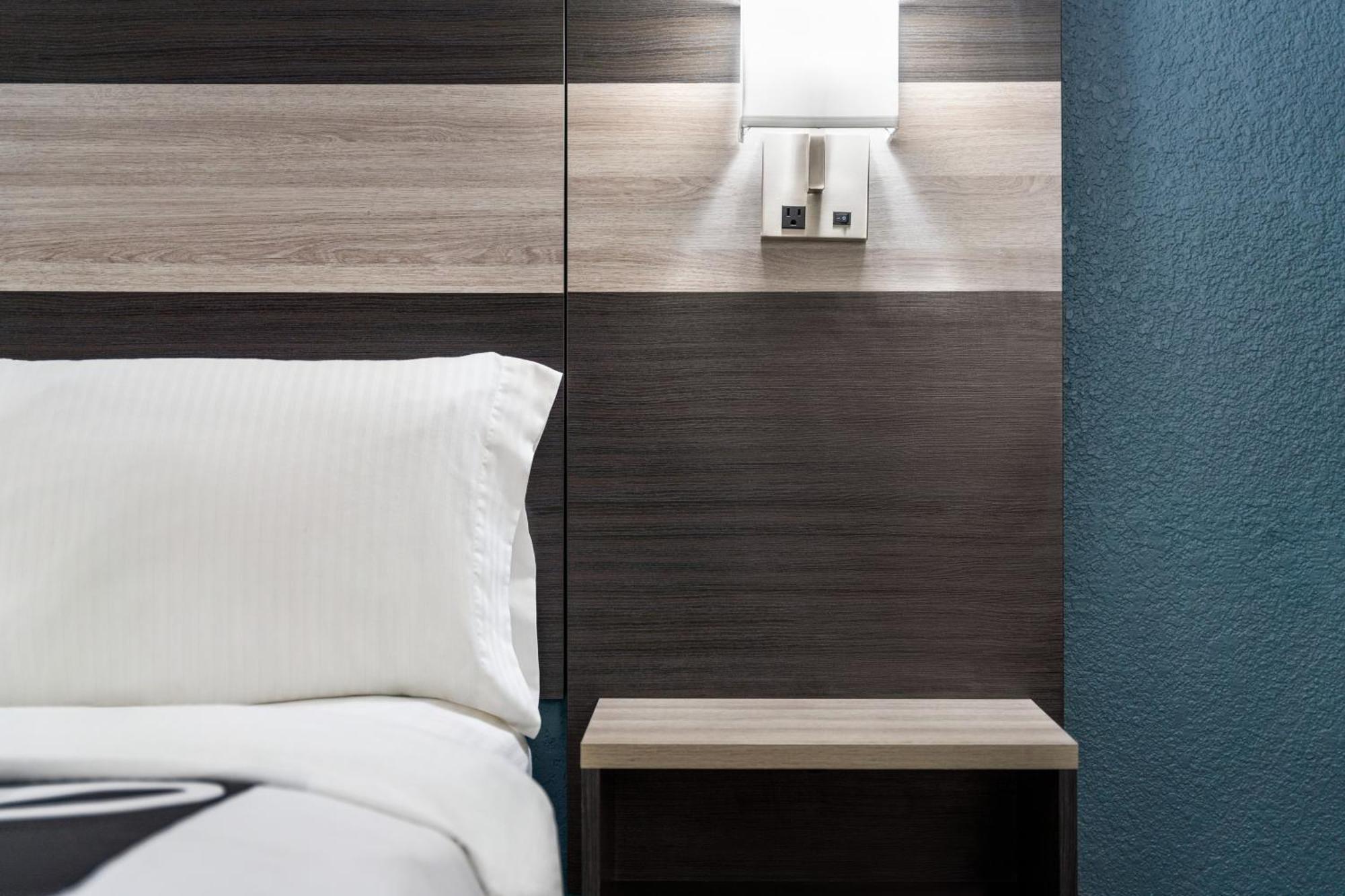 La Quinta Inn By Wyndham Victoria Dış mekan fotoğraf