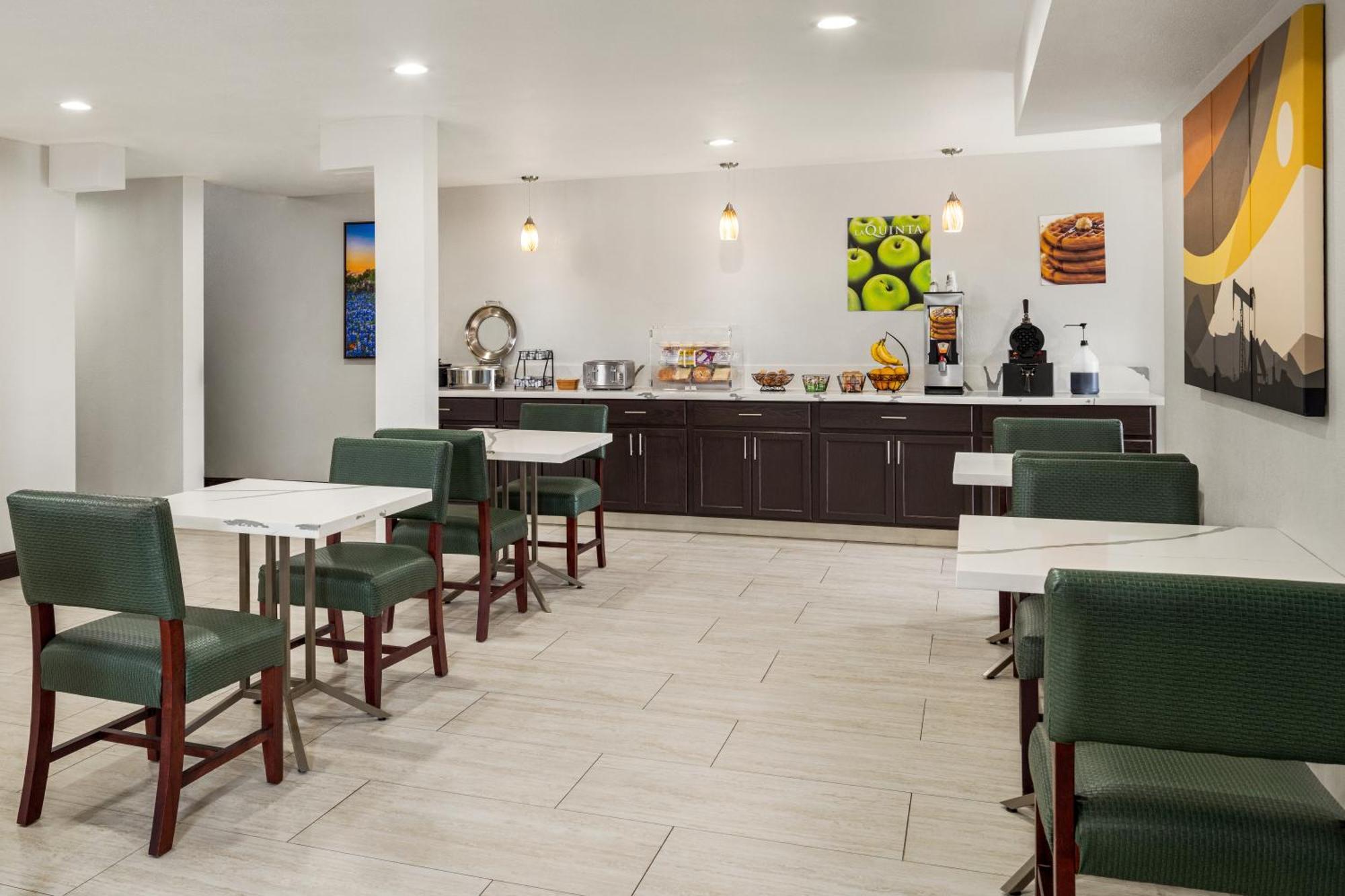 La Quinta Inn By Wyndham Victoria Dış mekan fotoğraf
